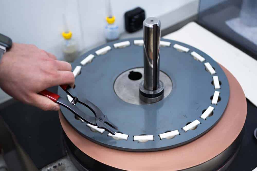 KOBA – Kolb und Baumann – Hersteller für Präzisions-Messzeuge - Präzision - Läppen